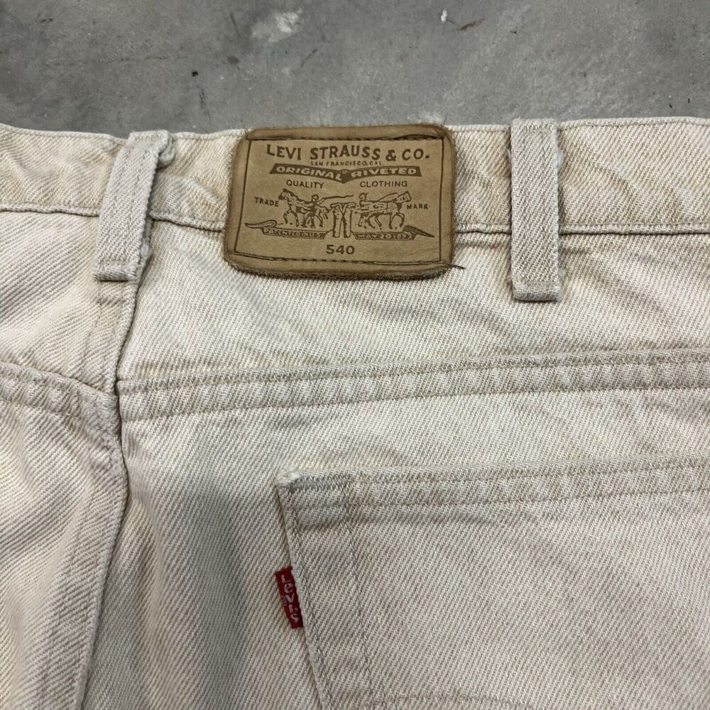 Vintage Levis Jeans Men 36x25 Beige 540 Relaxed Straight Leg Light Wash - Picture 9 of 11
